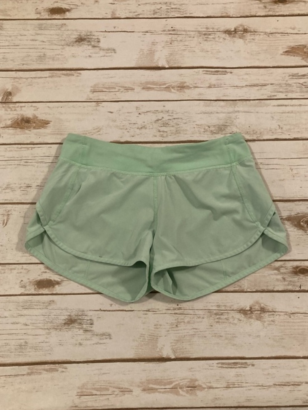 Lululemon Ivivva Mint Green 2.5” Speed Up Shorts Size 14